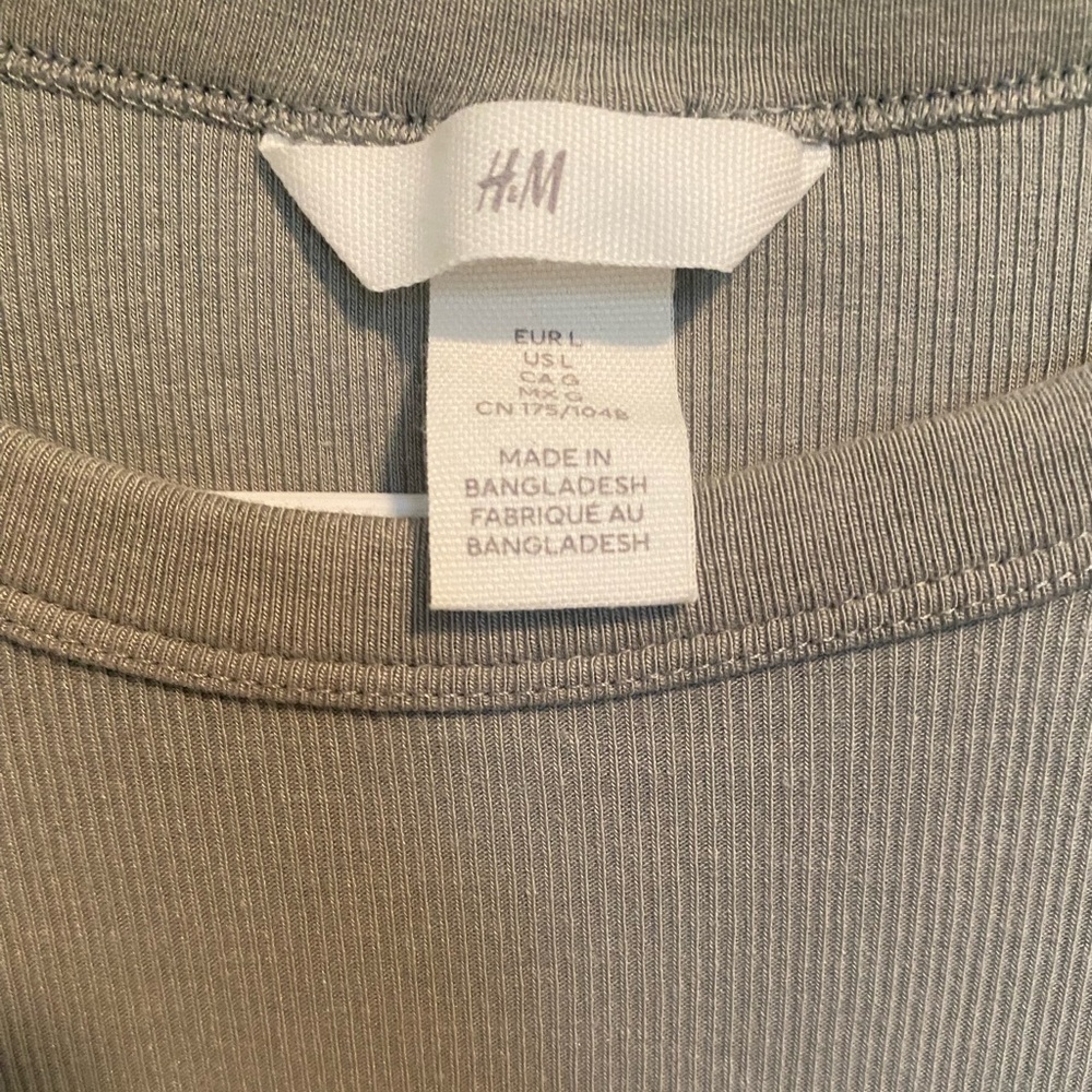H&M Light green Long Sleeve Women's Tee - Picture 3 of 3